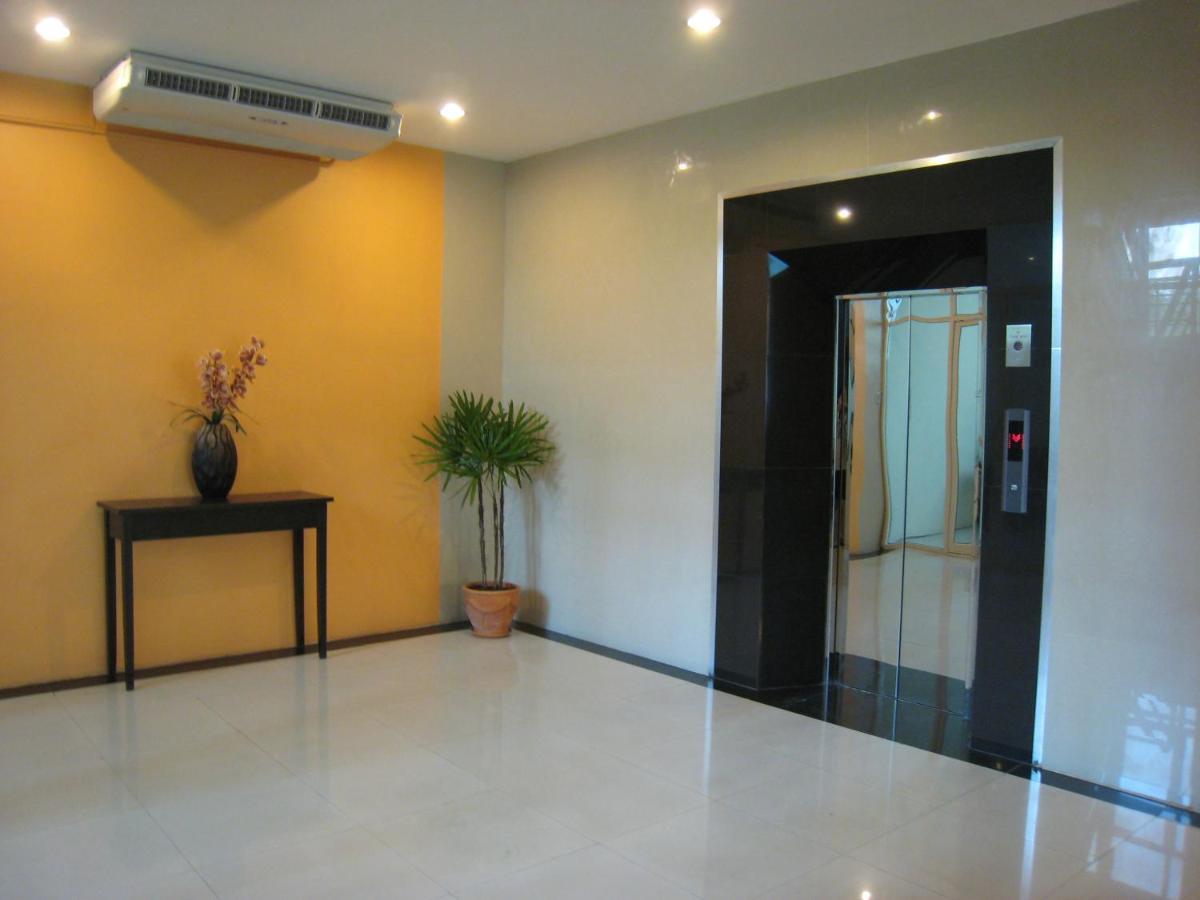 Leenova Place Bangkok Exterior foto